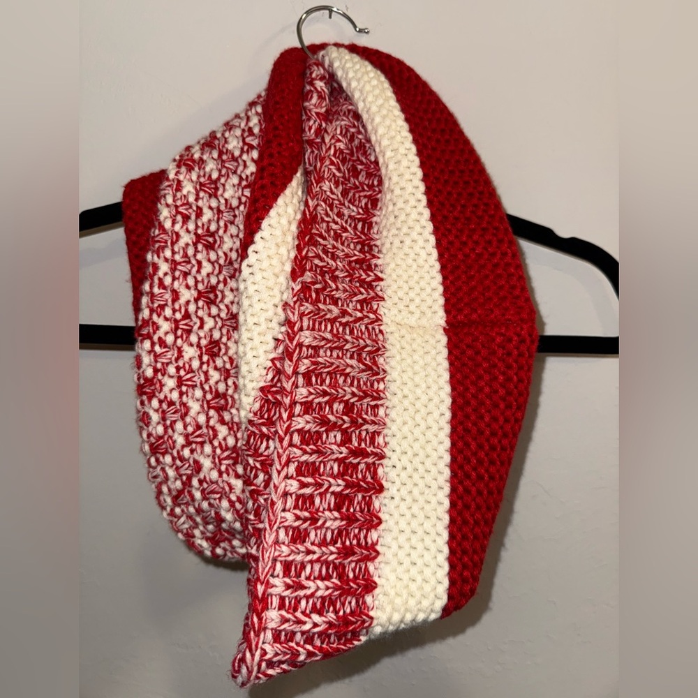 Gap Chunky Infinity Scarf Women’s one size Knit red white winter